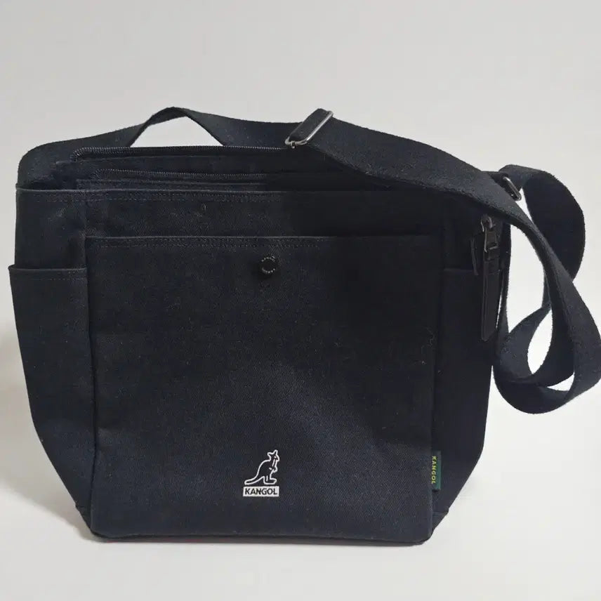 [BUNJANG] Kangol Canvas Crossbody Bag Black KMFB-CB31060 / [정품] 캉골 캔버스 크로스백 블랙 (KMFB-CB31060)