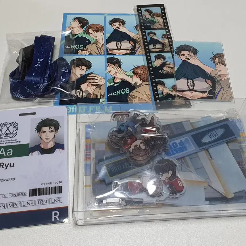 [BUNJANG] Cafe Rebom Haebingseon Employee ID & Diorama Bundle Set / 해빙곡선 카페레봄 굿즈 일괄 양도 판매