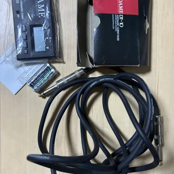 [BUNJANG] DAME DT-10 Automatic Guitar Tuner with Cable / 튜너&케이블