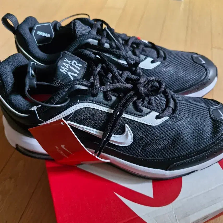 [BUNJANG] Nike Air Max AP Black Sneakers / (새상품)나이키 에어맥스 AP 블랙 270