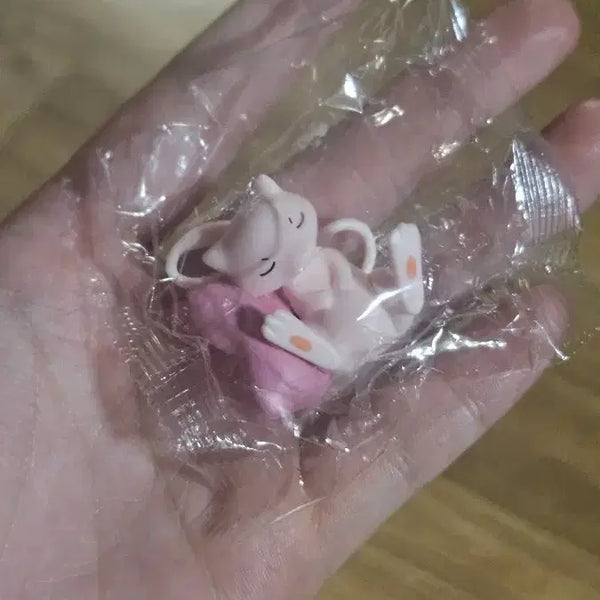 [BUNJANG] Pokemon Mew Figure (Sealed) / (미개봉/당일발송) 포켓몬 음료수 뮤 피규어