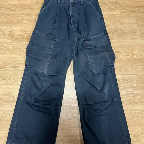 [BUNJANG] Avery Navy Denim Cargo Pants / 에이블리 네이비 데님 카고팬츠