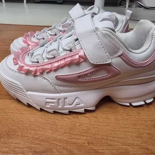 [BUNJANG] Fila Kids White Sneakers with Pink Ribbon - Size 230 / 휠라 키즈 운동화 핑크 리본 화이트 사이즈230
