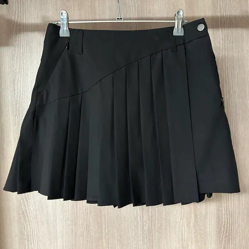 [BUNJANG] Descente Golf Black Pleated Skirt Size 26-27 / 데상트골프 블랙 플리츠 스커트예요 허리 둘레 64(26~27)