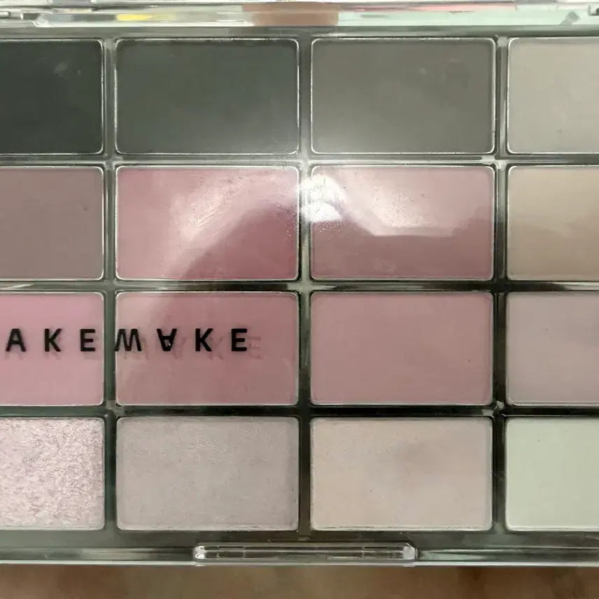 [BUNJANG] WAKEMAKE Black Hush Blurring Shadow Palette / 웨이크 메이크 블랙허쉬블러링 섀도우 팔레트