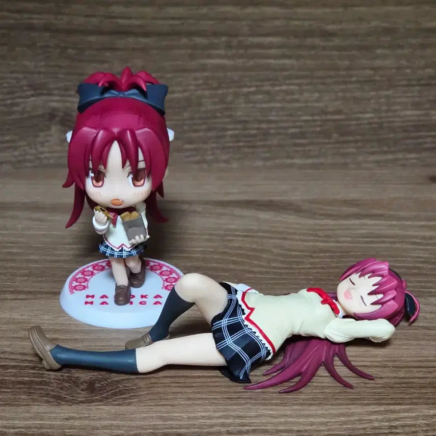 [BUNJANG] Madoka Magica Kyoko Sakura Relax Time Sleeping Version Figure / 마법소녀 마도카 마기카 사쿠라 쿄코 릴렉스타임 눈 감은 버전