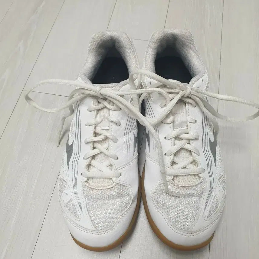 [BUNJANG] Mizuno Wave Lightning Indoor Shoes Size 240 / 미즈노 웨이브 라이트닝 실내운동화 240