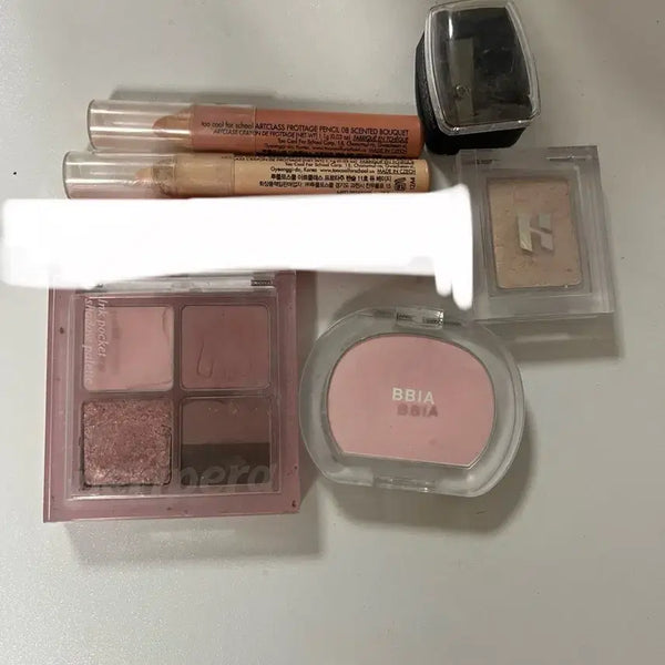 [BUNJANG] Too Cool For School Fortage Pencil Set with Peripera, Bbia, and Holika Holika Products / 투쿨포스쿨 포르타주 펜슬 2종 + 삐아 블러셔 + 홀리카홀리카 하이라이터 + 페리페라 4구 팔레트
