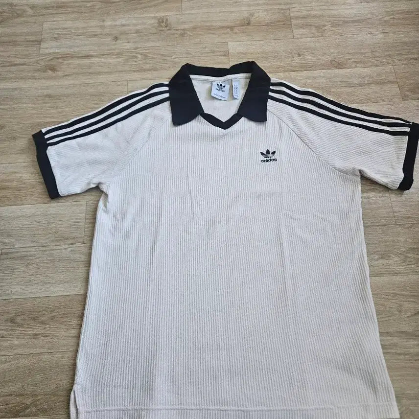[BUNJANG] Adidas Adicolor Waffle Collar T-Shirt / 아디다스 아디컬러 와플 카라 티셔츠