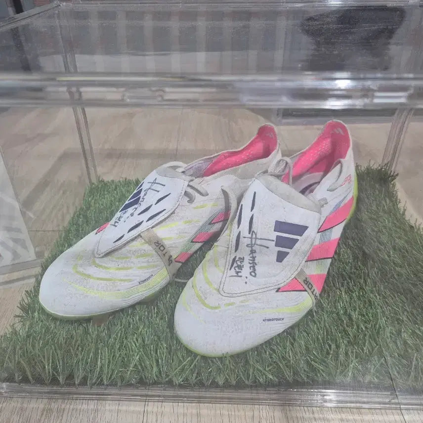 [BUNJANG] Suwon Samsung Han Hyun-seo Match Worn Signed Football Boots / 수원삼성 한현서 매치원 축구화 친필 사인