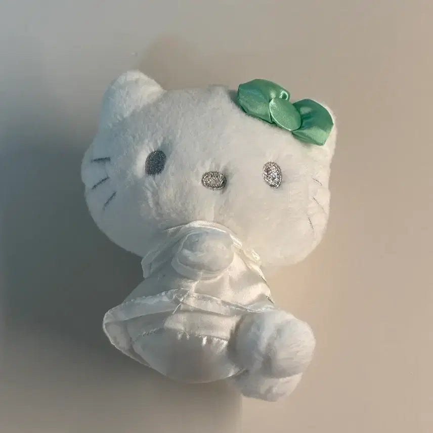 [BUNJANG] Clinique Cheek Pop Hello Kitty Plush Doll (Gift with Purchase) / 크리니크 치크팝 증정품 헬로키티 인형