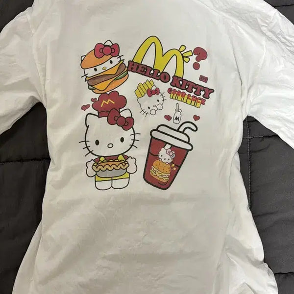 [BUNJANG] Sanrio Hello Kitty McDonald's Short Sleeve T-Shirt / 산리오 헬로키티 맥도날드 반팔 티셔츠