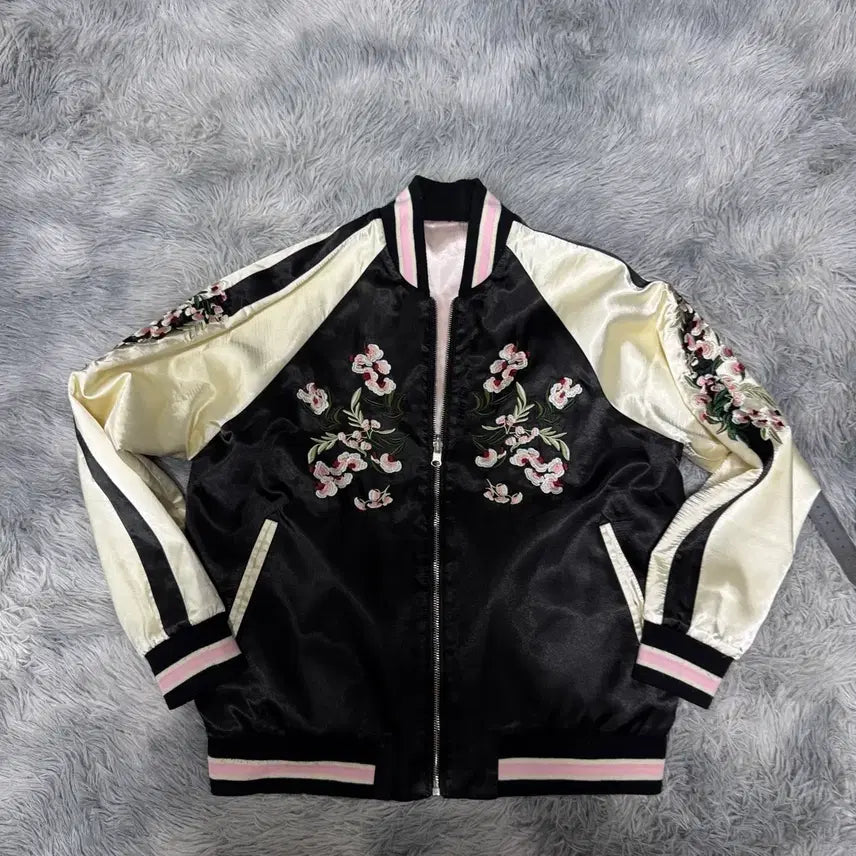 [BUNJANG] Japanese Vintage Reversible Embroidered Sukajan Jacket Size 90 / 일본빈티지 리버시블 자수 스카잔  90사이즈
