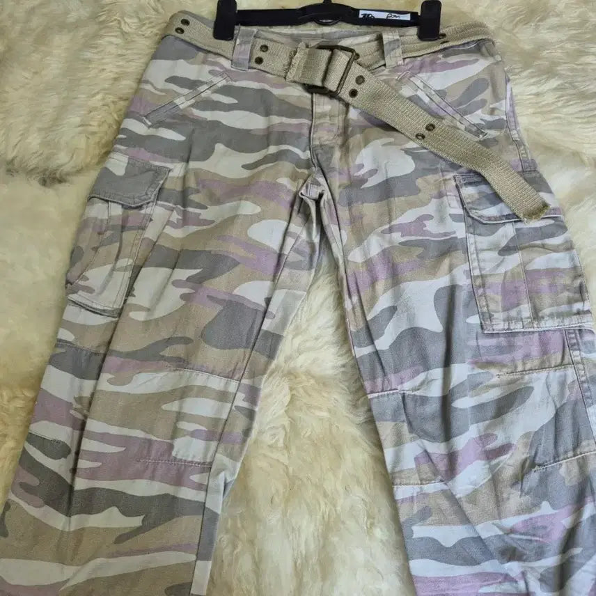 [BUNJANG] Camouflage Pattern Cargo Shorts with Belt (Size 28) / 카모플라쥬 패턴 카고 반바지 벨트 포함28