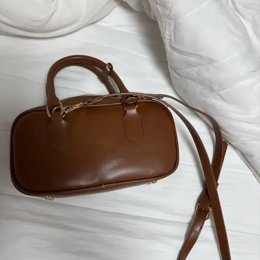 [BUNJANG] Brown Leather Tote Bag with Shoulder Strap / 브라운 도트백