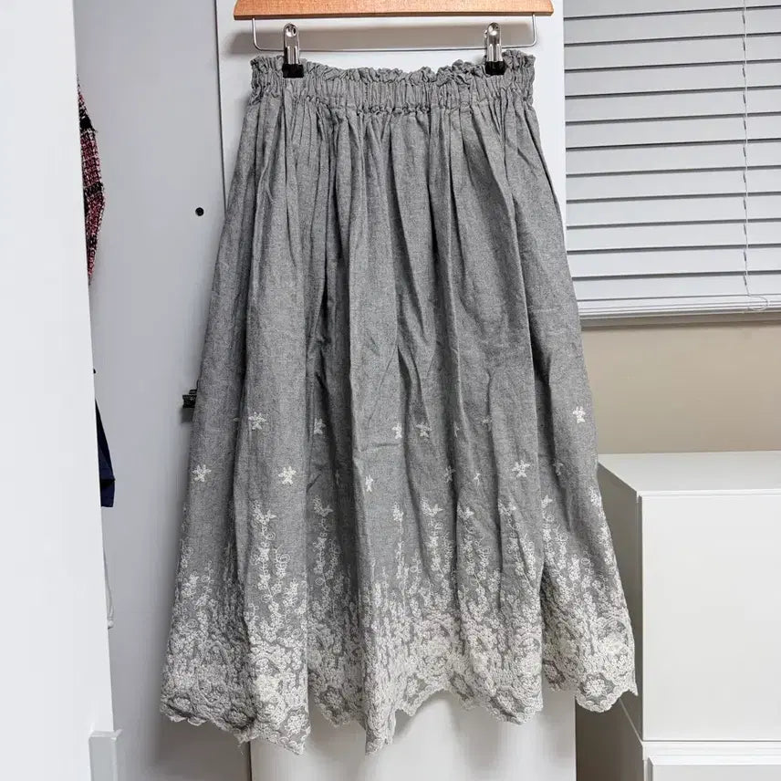 [BUNJANG] Vintage Japanese Grey Embroidered Skirt / 일본빈티지 그레이 자수 스커트