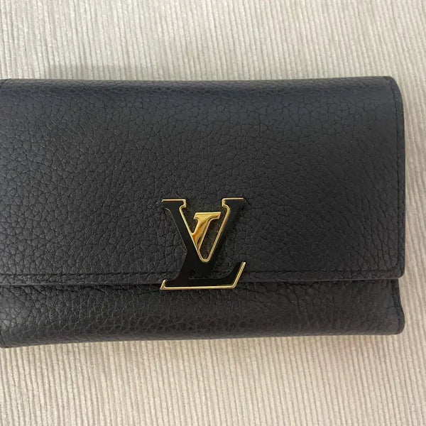 [BUNJANG] Louis Vuitton Capucines Compact Wallet Black / 루이비통 카퓌신 컴팩트 월릿 블랙(백화점 정품)