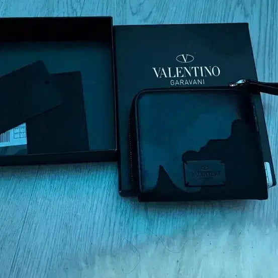 [BUNJANG] Valentino Camo Zip Bifold Wallet Mint Condition Full Box / 발렌티노 카모 지퍼 반지갑 정품 풀박 민트급