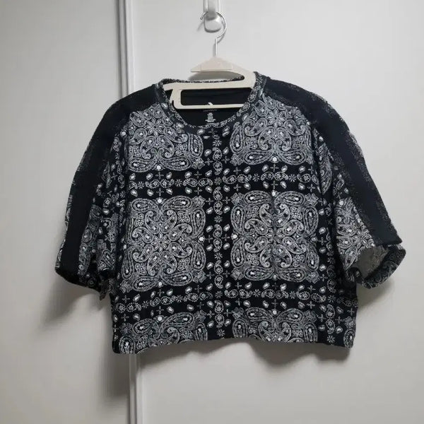 [BUNJANG] Converse Paisley Short Sleeve Crop T-Shirt / 컨버스 페이즐리 반팔 크롭 티셔츠