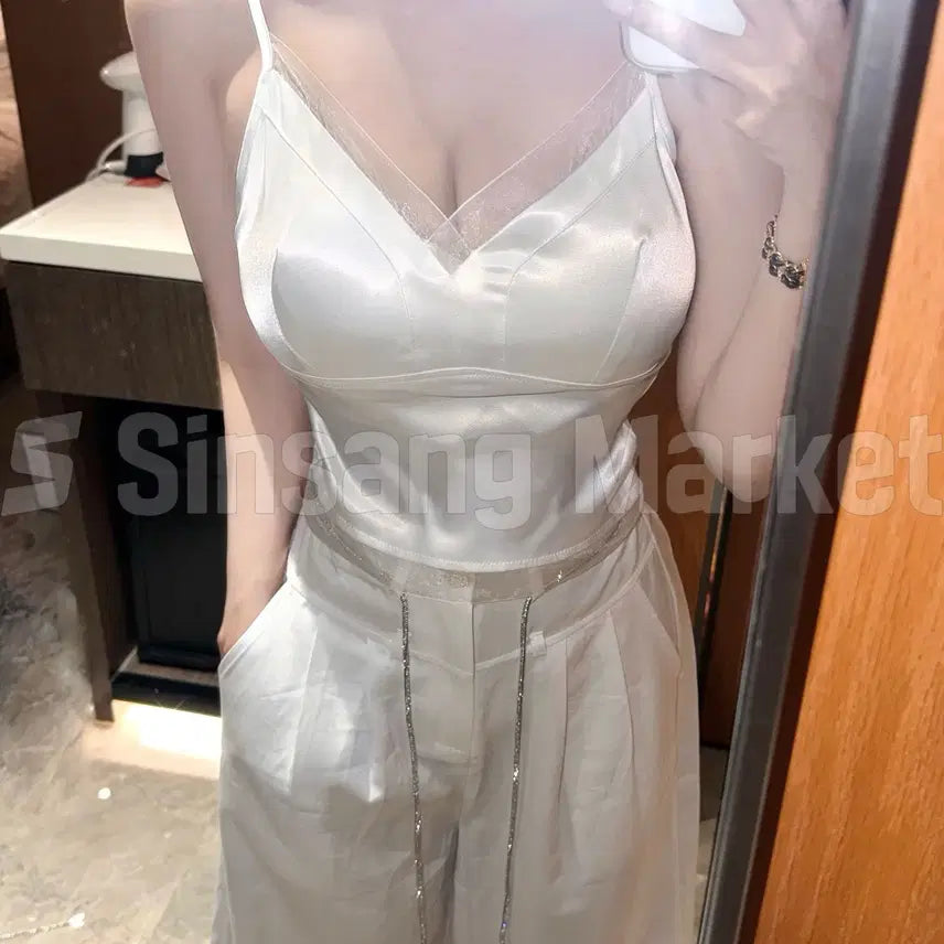 [BUNJANG] Satin Chiffon Top with Built-in Cups and Seamless Banding / [빠른발송] 새틴 쉬폰 탑 SV 캡내장 버클조절 뒷 심리스 밴딩