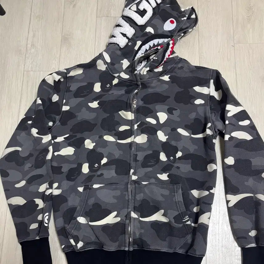 [BUNJANG] BAPE City Camo Shark Hoodie Black / 베이프 시티 카모 샤크 후드집업 블랙