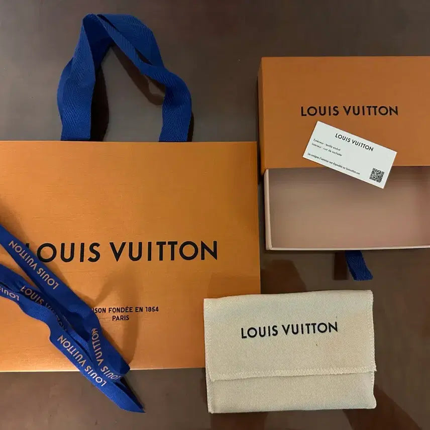 [BUNJANG] Louis Vuitton Genuine Shopping Bag, Card Holder Box Full Set / 루이비통 정품 쇼핑백 카드지갑 박스 풀구성