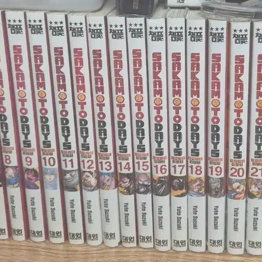 [BUNJANG] Sakamoto Days Manga Volumes 1-25 + Holidays Volumes 1-2 Bundle Set / 사카모토데이즈 만화책 1-25권 + 홀리데이즈 1-2권 판매