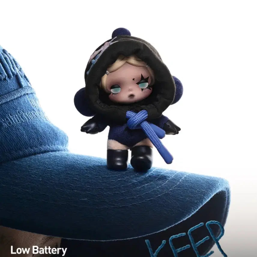 [BUNJANG] Pop Mart Skullpanda Off Mode Series Low Battery Mini Figure / (미개봉정품)팝마트 스컬판다 Off 모드 시리즈 인형 키링- Low Battery