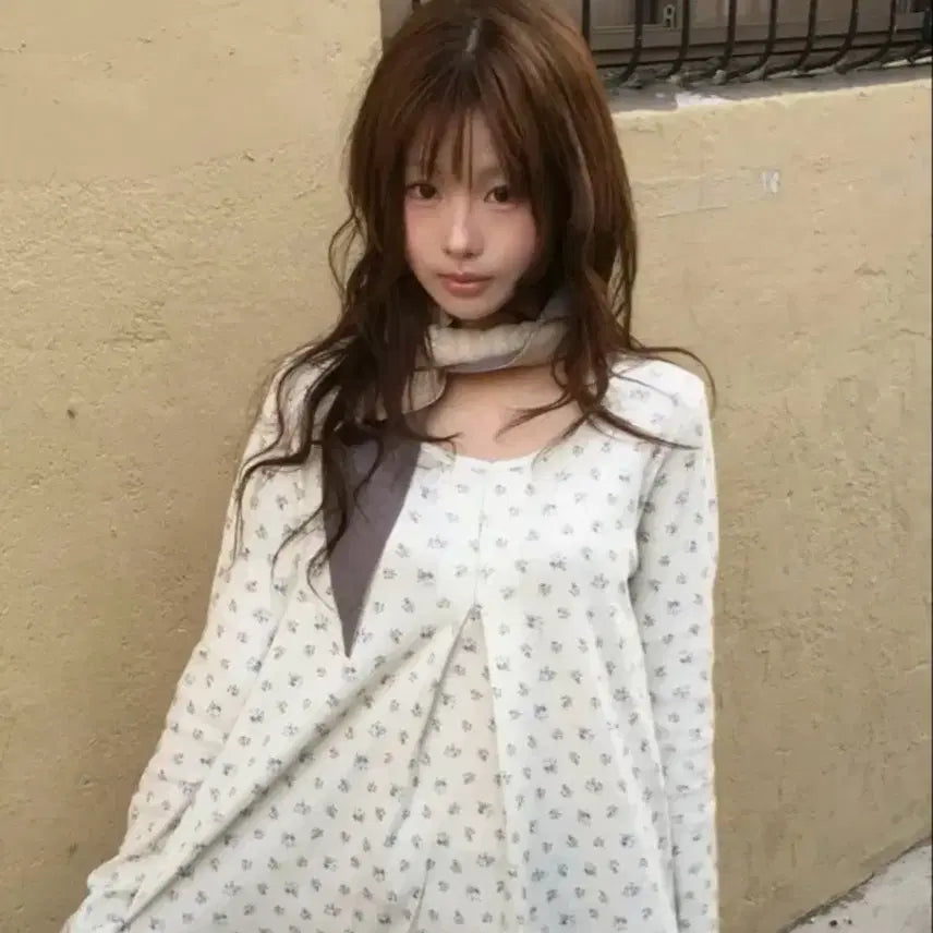 [BUNJANG] OFISH SLEEVE Floral Tuck Longsleeve, Cream / 오피쉬 슬리브 Floral Tuck Longsleeve, Cream