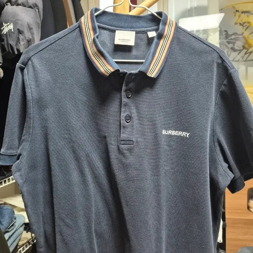 [BUNJANG] Burberry TB Logo Polo Shirt / 버버리 TB 카라티