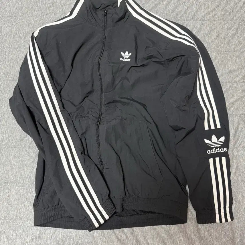 [BUNJANG] Adidas Woven Essential Windbreaker Track Top M / 아디다스 우븐 에센셜 원드버드 트랙탑 M
