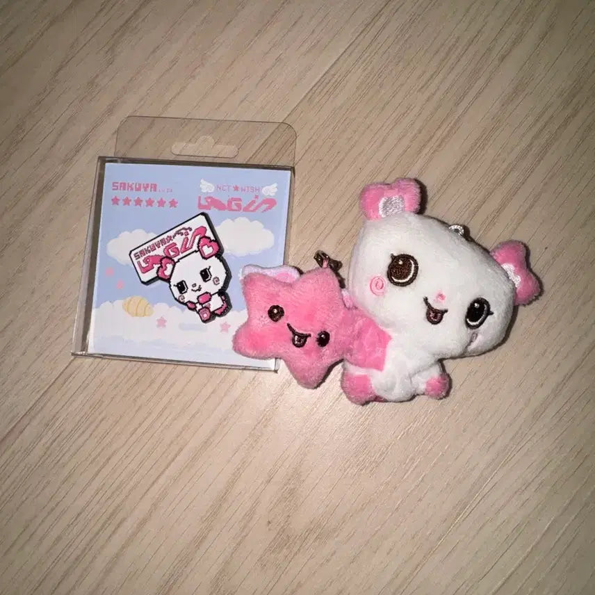 [BUNJANG] NCT WISH Sakuya Penlight Keyring/Badge Bundle Set / 엔시티위시 사쿠야 펜라이트 키링/뱃지 일괄!!