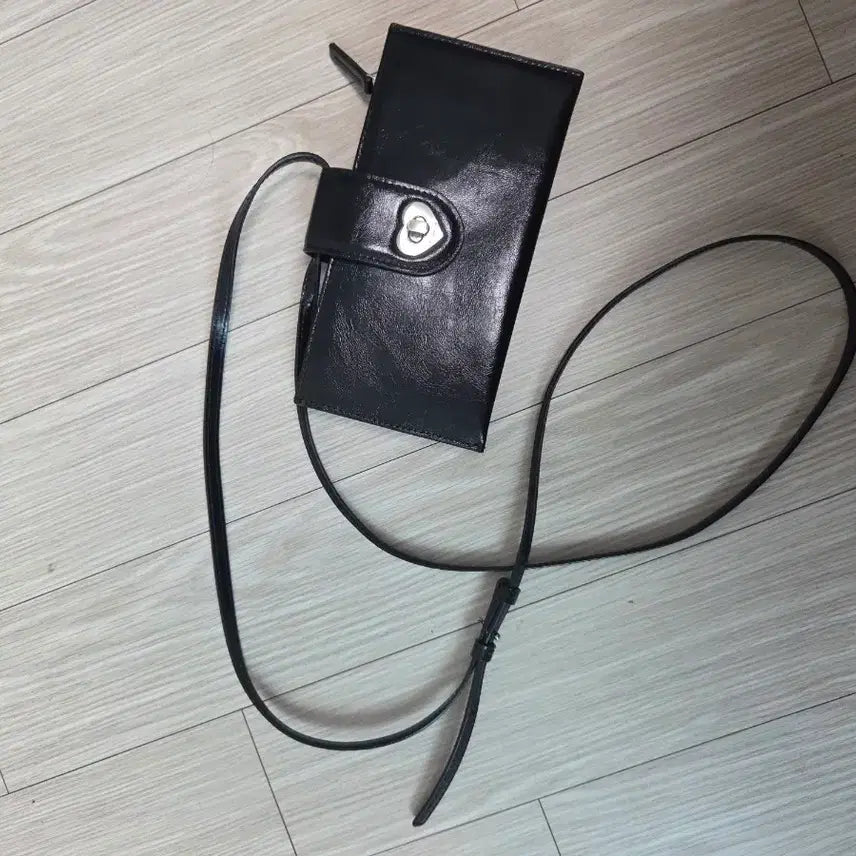 [BUNJANG] Black Leather Crossbody Bag / 검정 가죽 크로스백
