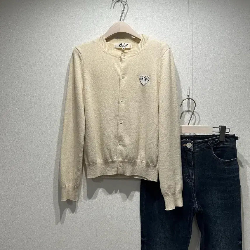 [BUNJANG] Comme des Garçons White Heart Logo Wool Cardigan / 꼼데가르송 화이트와펜 울 가디건