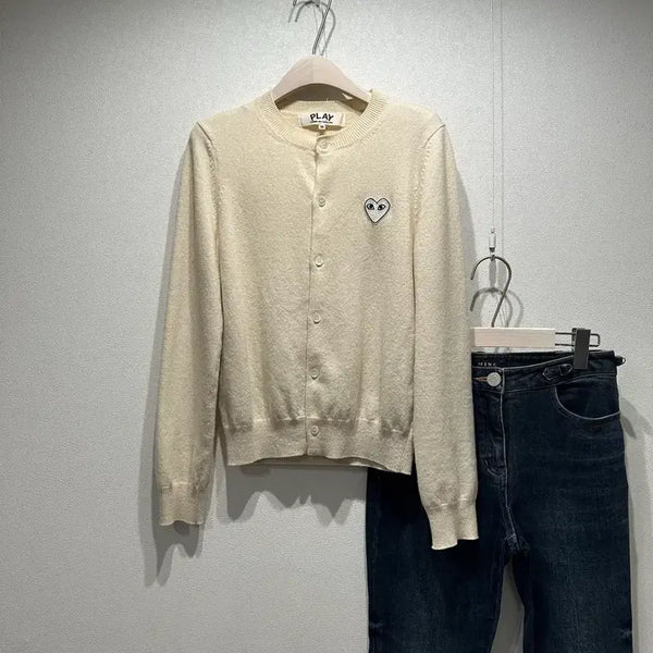 [BUNJANG] Comme des Garçons White Heart Logo Wool Cardigan / 꼼데가르송 화이트와펜 울 가디건
