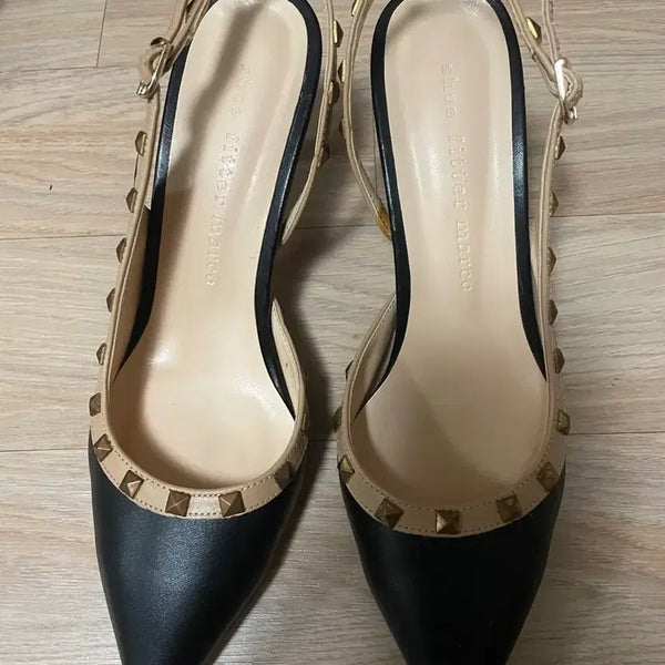 [BUNJANG] Studded Black Heels - Size 240 (US 7) / 스터드장식 검정 힐 240
