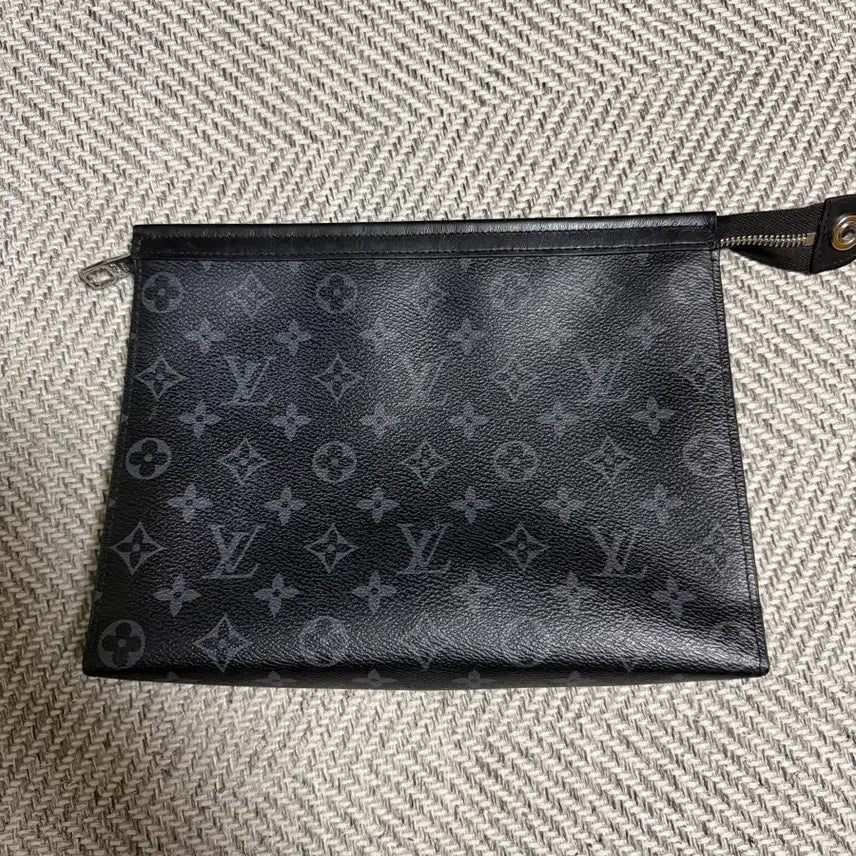 [BUNJANG] Louis Vuitton Pochette Voyage MM Monogram Eclipse Pouch / 루이비통 포쉐트 보야주 MM 모노그램 이클립스
