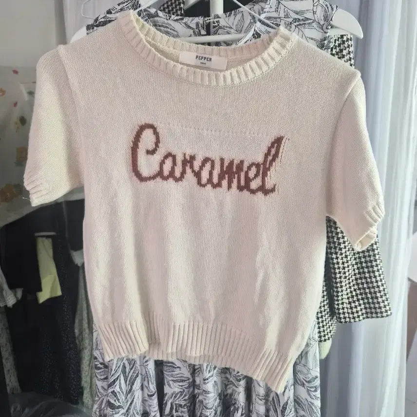 [BUNJANG] Cropped Knit Lettering Short Sleeve T-Shirt / 크롭 니트 레터링 반팔티