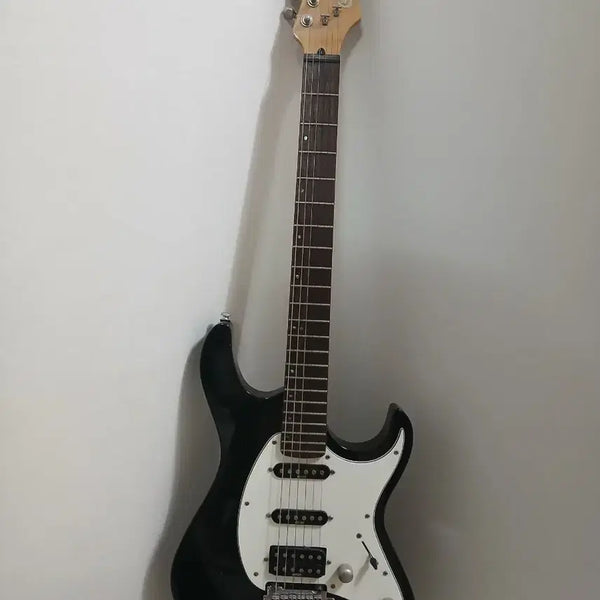 [BUNJANG] Dame G250 Electric Guitar with SoundDrive SG-15 Amplifier / 데임 g250 입문용 기타 엠프 사운드드라이브 SG-15 같이 판매합니다