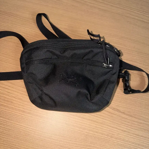 [BUNJANG] Arc'teryx Mantis 1 Waistpack Black / 아크테릭스 맨티스 1 웨이스트팩 블랙