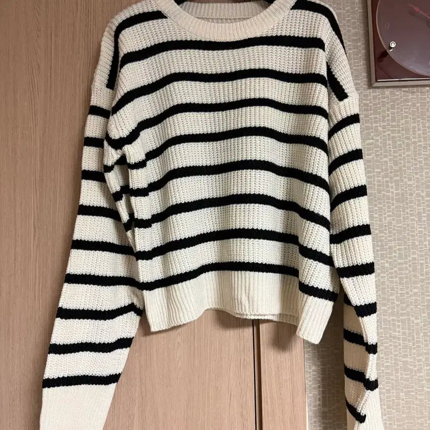 [BUNJANG] Striped Knit Sweater / 새상품 단가라 니트 아이보리 블랙 프리사이즈