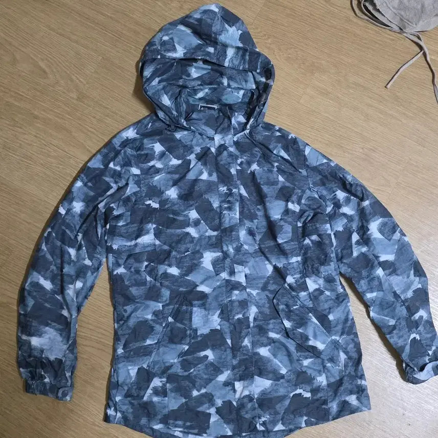 [BUNJANG] Redface Lightweight Camouflage Pattern Windbreaker - Women's Size 55 / 레드페이스 경량 바람막이
