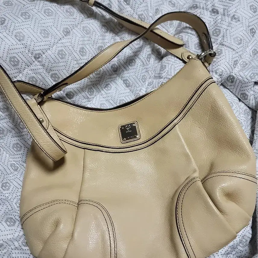[BUNJANG] MCM Leather Shoulder Bag / 엠씨엠 가방 성주택 있어요