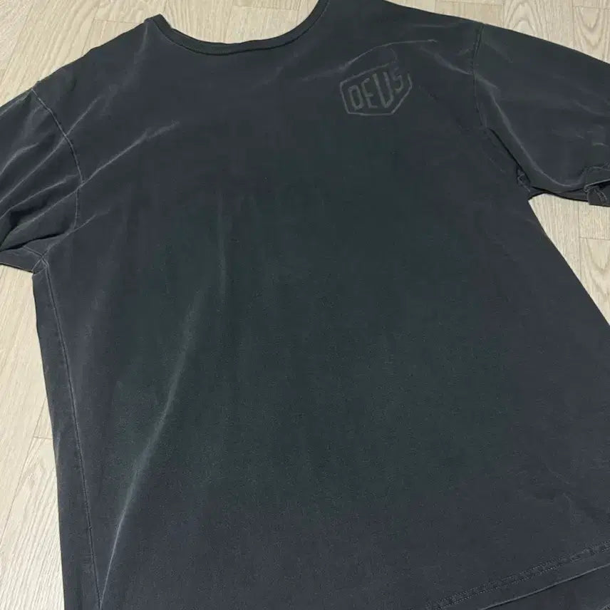 [BUNJANG] Deus Ex Machina Seoul Vintage Washed Charcoal T-Shirt XXL / 데우스 서울 반팔 빈티지 워시드 차콜 XXL