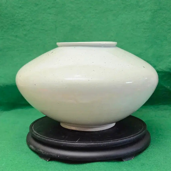 [BUNJANG] Im Hwa-gong Celadon Large Moon Jar / 임화공도자기 순백자 주판알 대형 항 아리(W:38cm)