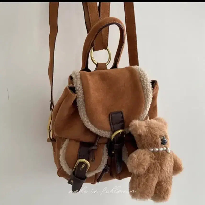 [BUNJANG] Merengue Mustang Suede Backpack with Bear Keychain / 머랭무스탕스웨이드백팩