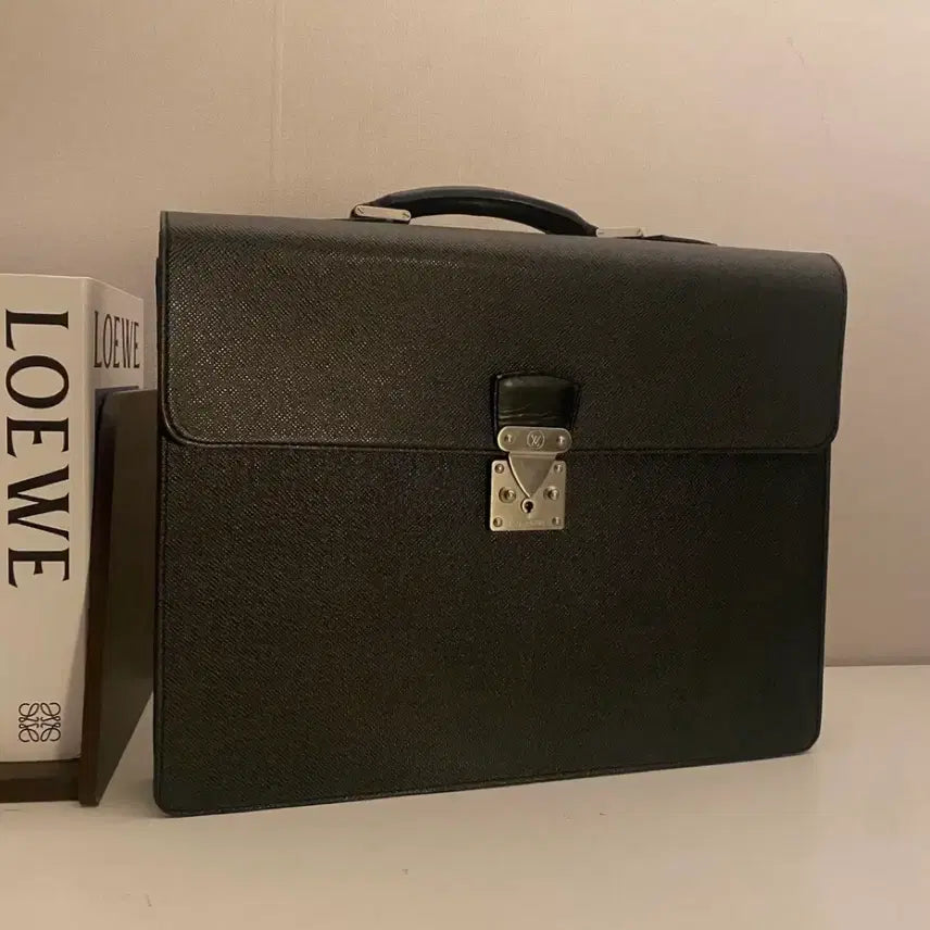 [BUNJANG] Louis Vuitton Taiga Leather Moscow Briefcase / LOUIS VUITTON / 루이비통 타이가 레더 모스코바 브리프케이스