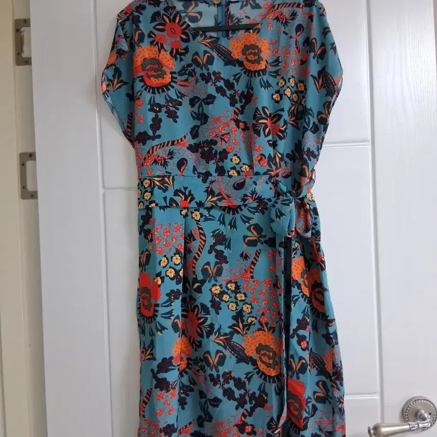 [BUNJANG] Floral Pattern Wrap Dress / 플로럴 패턴 원피스