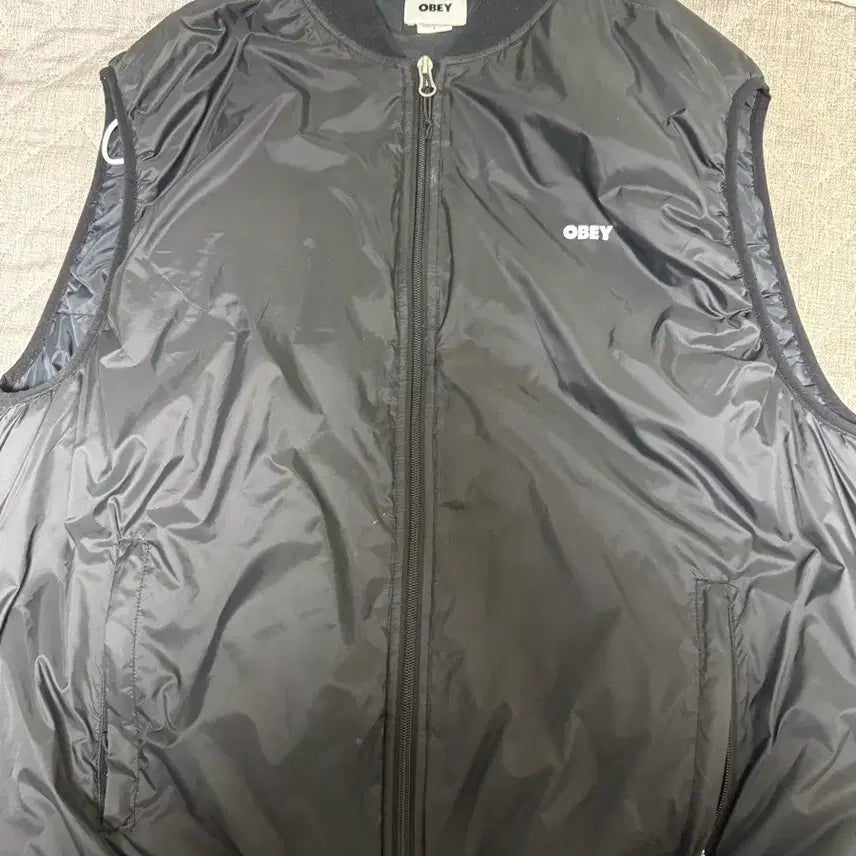 [BUNJANG] OBEY Lightweight Padded Vest Black / 오베이 경량 패딩 조끼 블랙