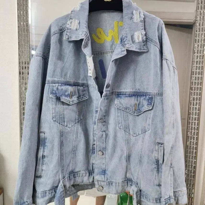 [BUNJANG] Unisex Lettering Smile Denim Jacket / 남녀공용 유니크한 레터링 스마일 데님 자켓   새상품